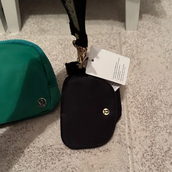 Lululemon Green belt bag, black wristlet Set - Picture 3 of 6